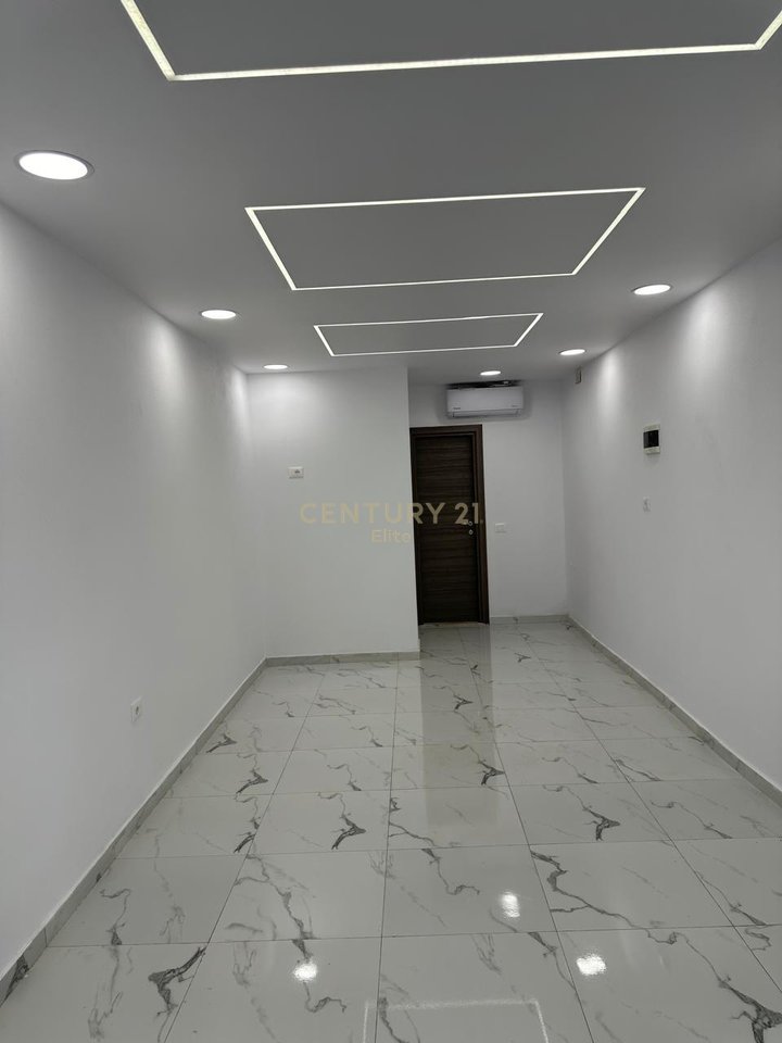 Jepet me qira dyqan ne rrugen BUDI, prane ambasades Amerikane.