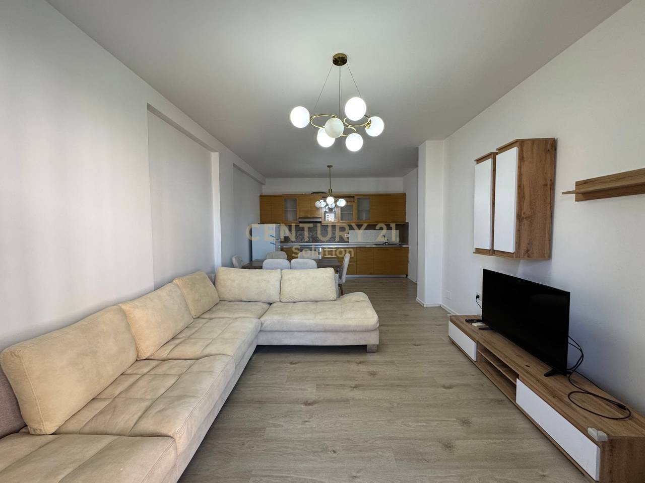 APARTAMENT 2+1 PËR QIRA NË ASTIR!
