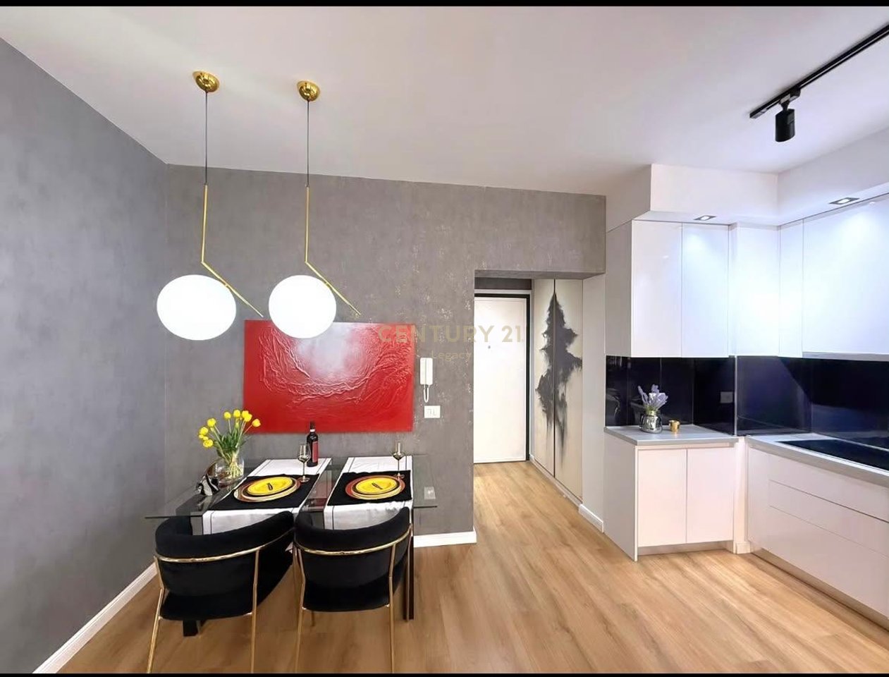 JEPET ME QERA APARTAMENT 1+1 – MOZAIKU I TIRANËS, ZONA 21 DHJETORI