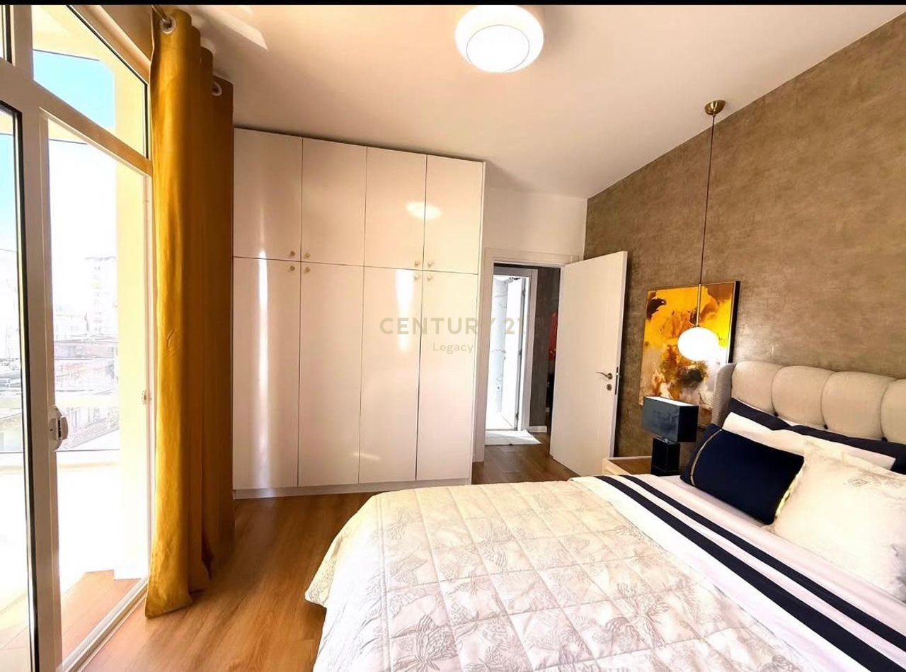 JEPET ME QERA APARTAMENT 1+1 – MOZAIKU I TIRANËS, ZONA 21 DHJETORI