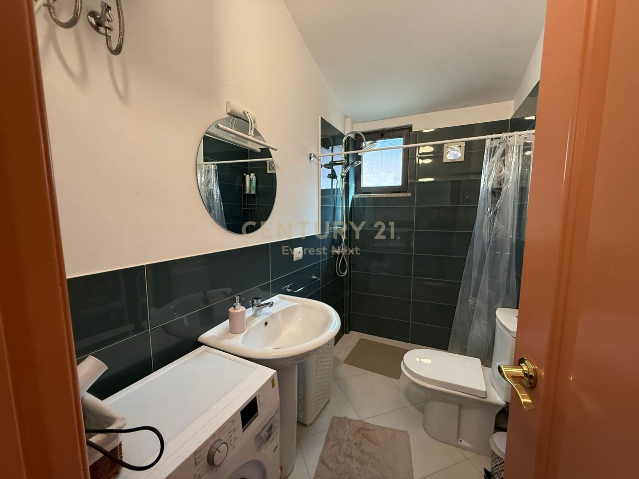 Apartment 2+1 for sale in Blloka (Juvenilja)