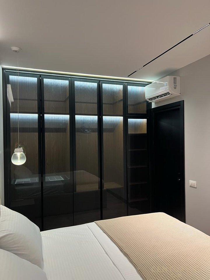 Apartament 2+1+post parkimi prane qendres, Rr. Barrikadave!