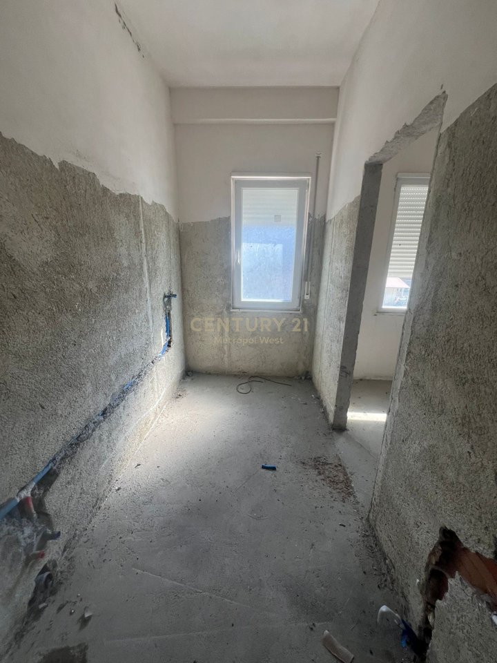 Penthouse për shitje në Misto Mame