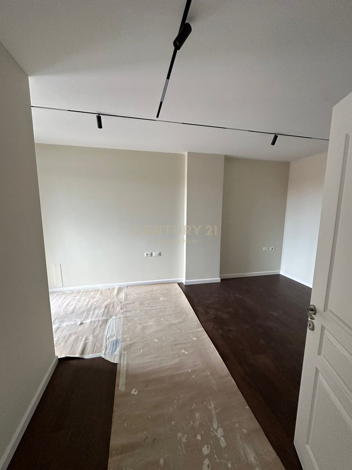 Shitet apartament 2+1+2 me post parkimi – Rezidenca Mirabella