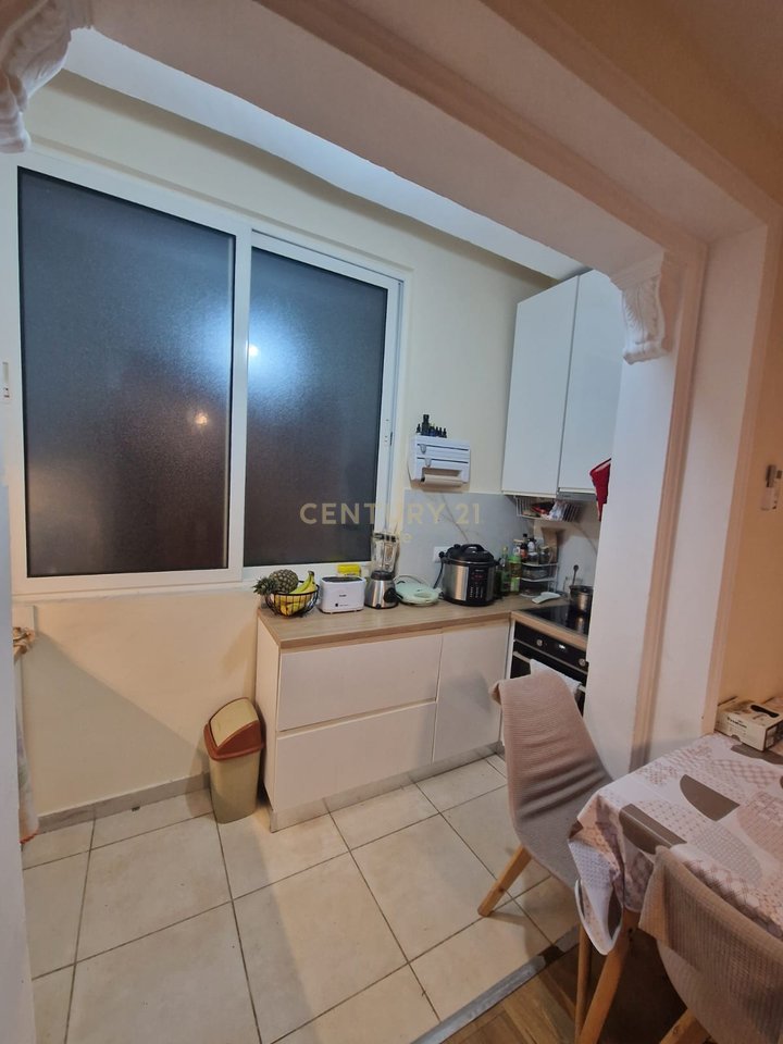 Apartment 1+1 for sale on Mine Peza street, Tirana.