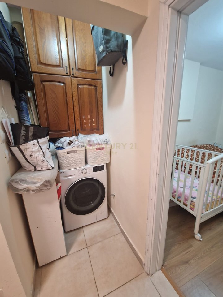 Apartment 1+1 for sale on Mine Peza street, Tirana.