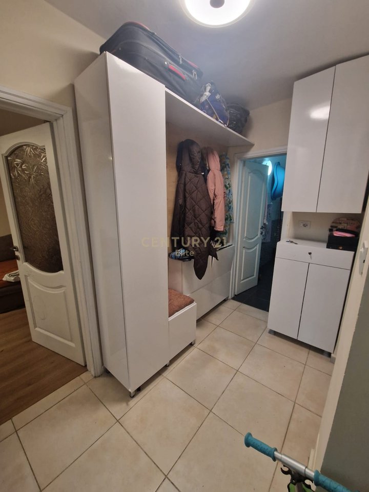 Apartment 1+1 for sale on Mine Peza street, Tirana.