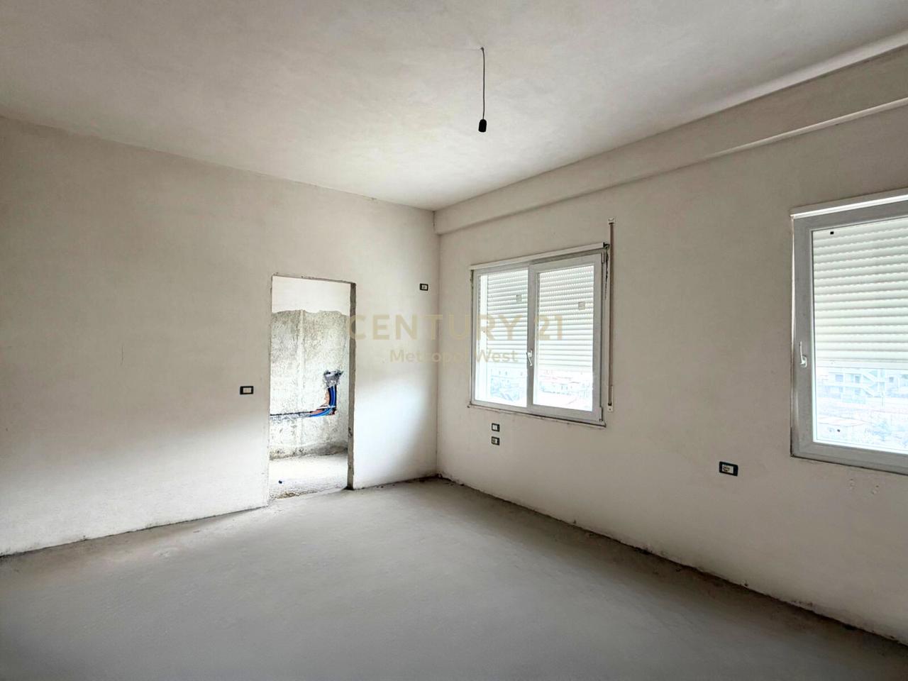 Penthouse për shitje në Misto Mame