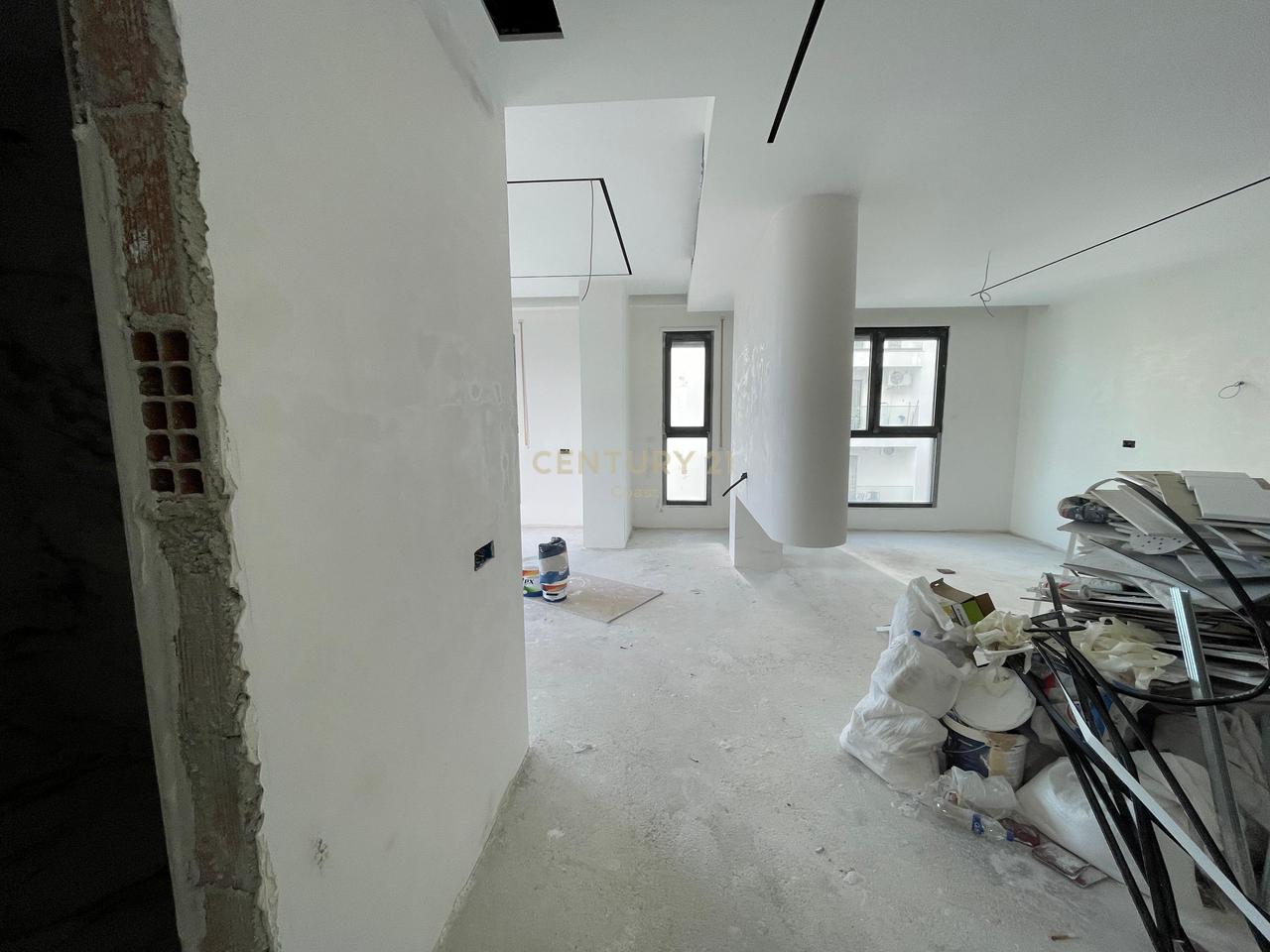 APARTAMENT LUKSOZ PREMIUM 2+1+2 NE SHITJE+GARAZH