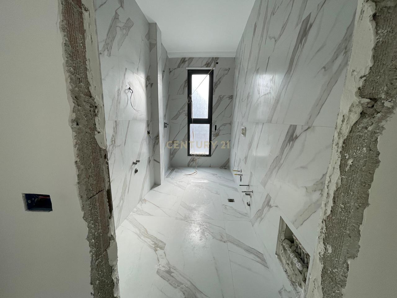 APARTAMENT LUKSOZ PREMIUM 2+1+2 NE SHITJE+GARAZH