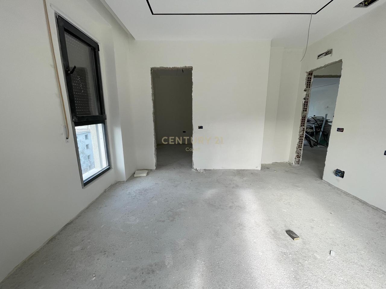 APARTAMENT LUKSOZ PREMIUM 2+1+2 NE SHITJE+GARAZH