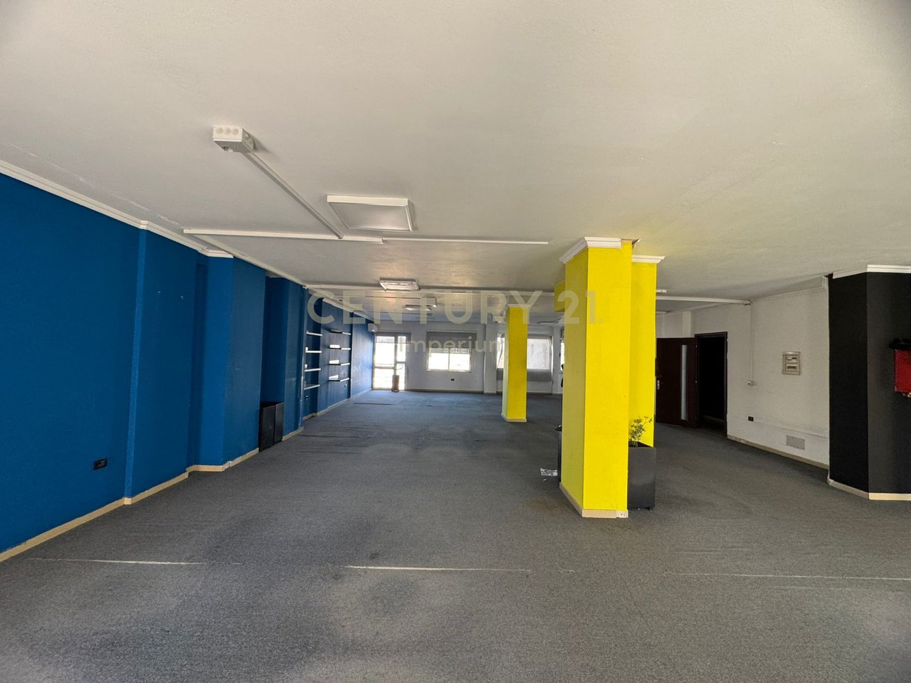 Ambient Open Space 585 m² for Rent – Globe