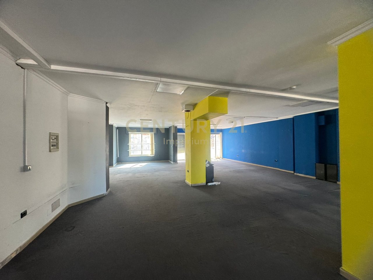 Ambient Open Space 585 m² for Rent – Globe