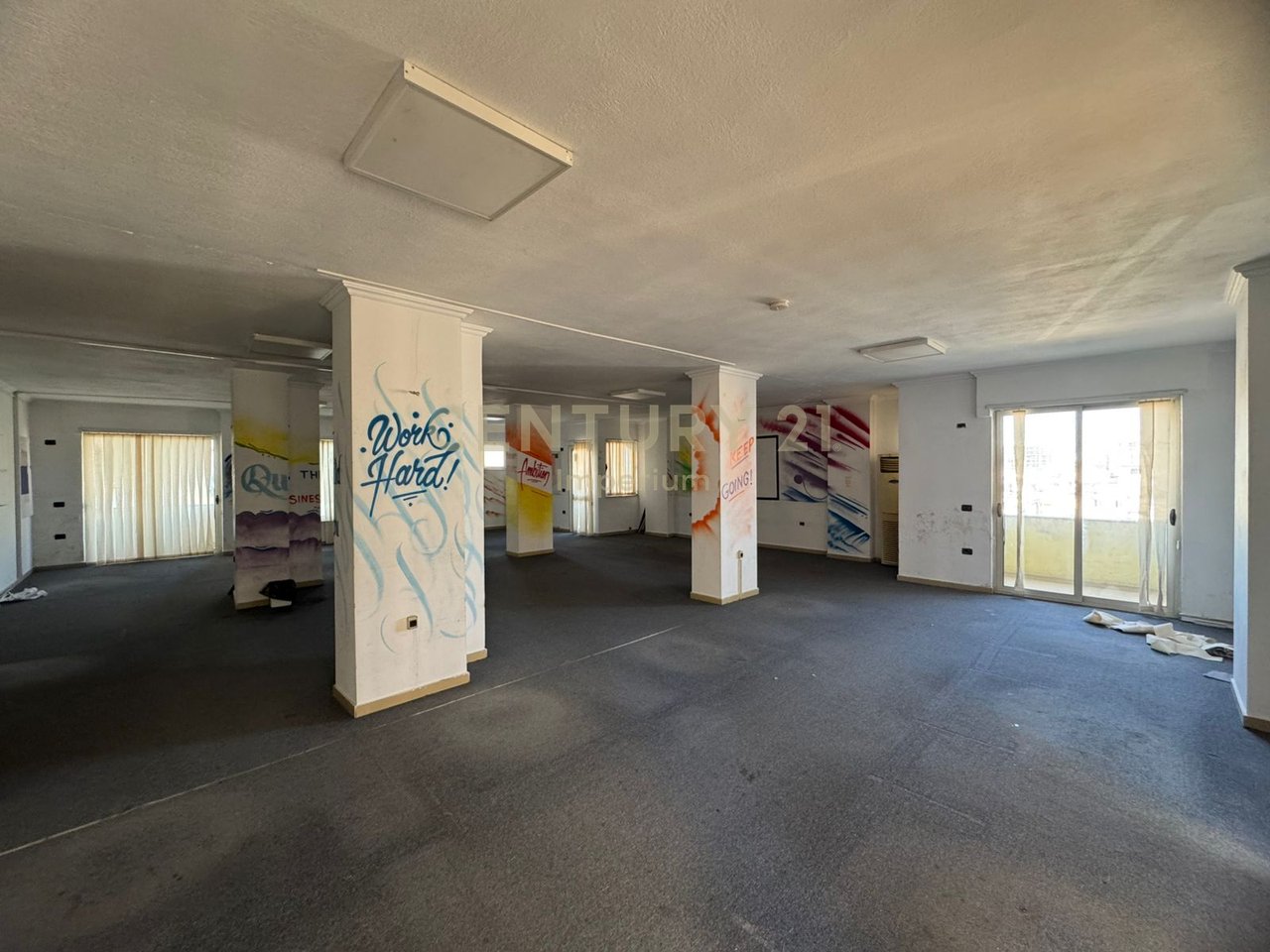 Ambient Open Space 585 m² for Rent – Globe