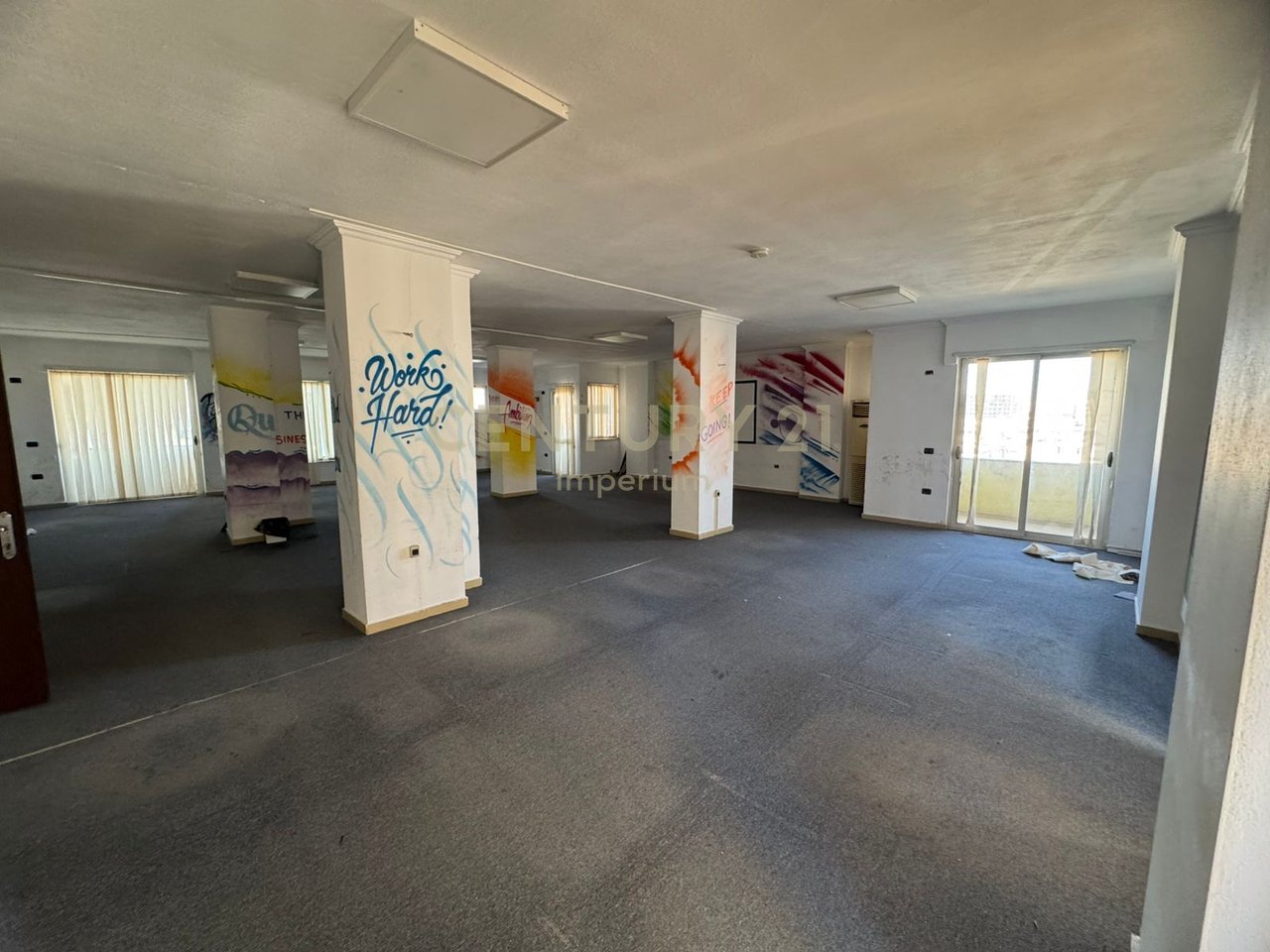 Ambient Open Space 585 m² for Rent – Globe