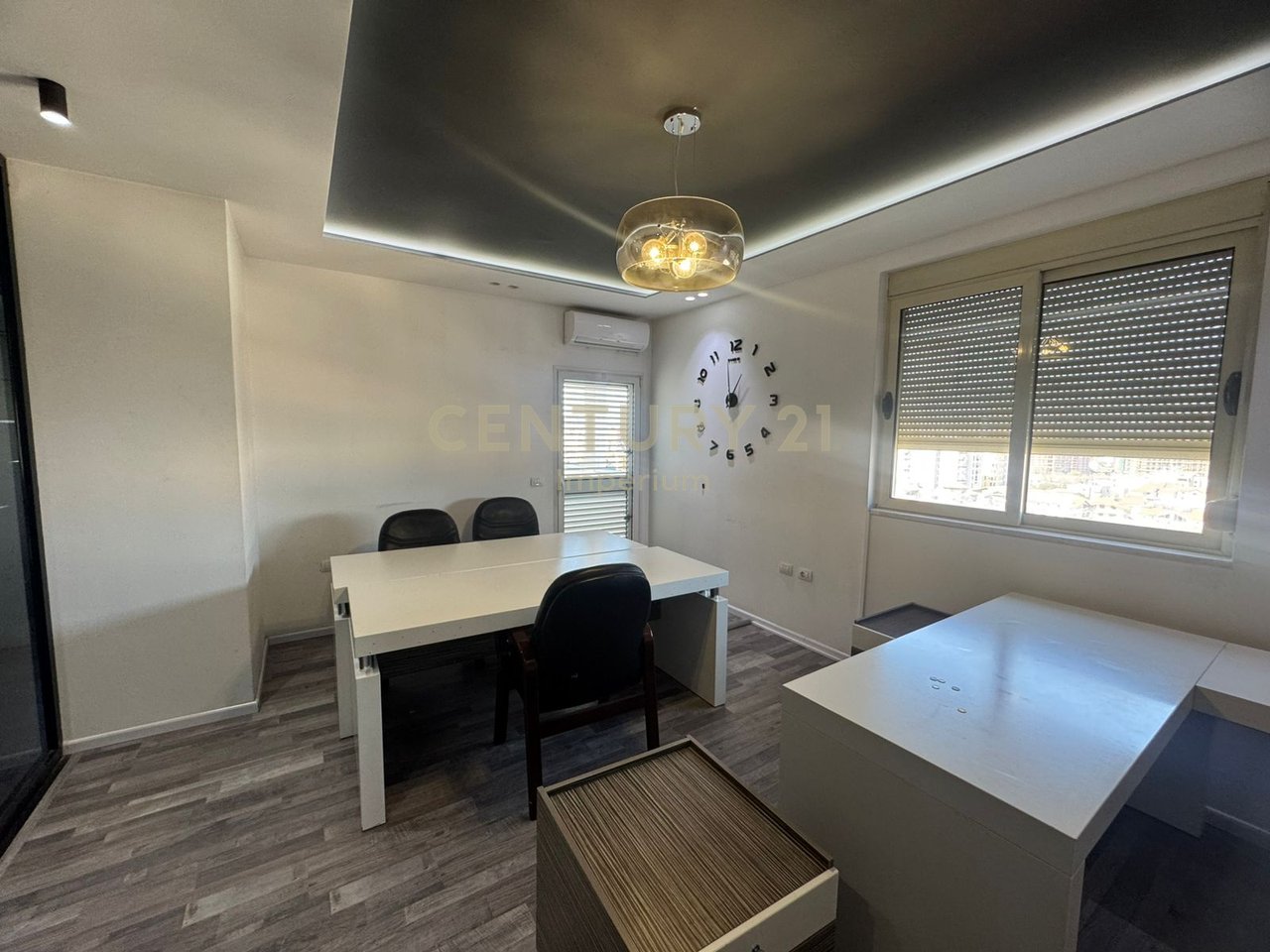 Office for rent opposite the Delijorgji Complex!