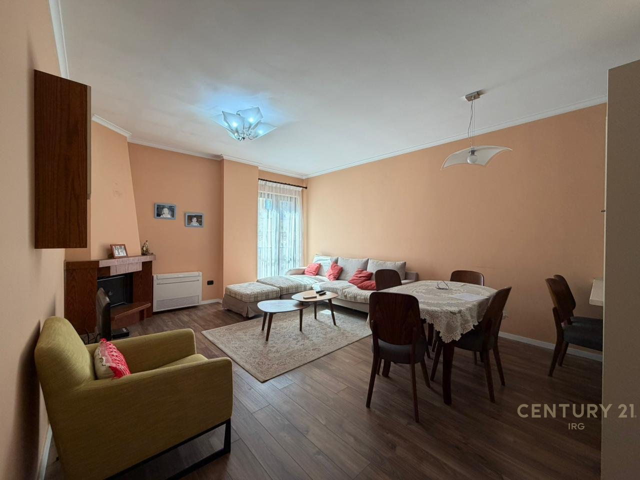 Apartament 3+1 ne Rrugen e Kavajes!