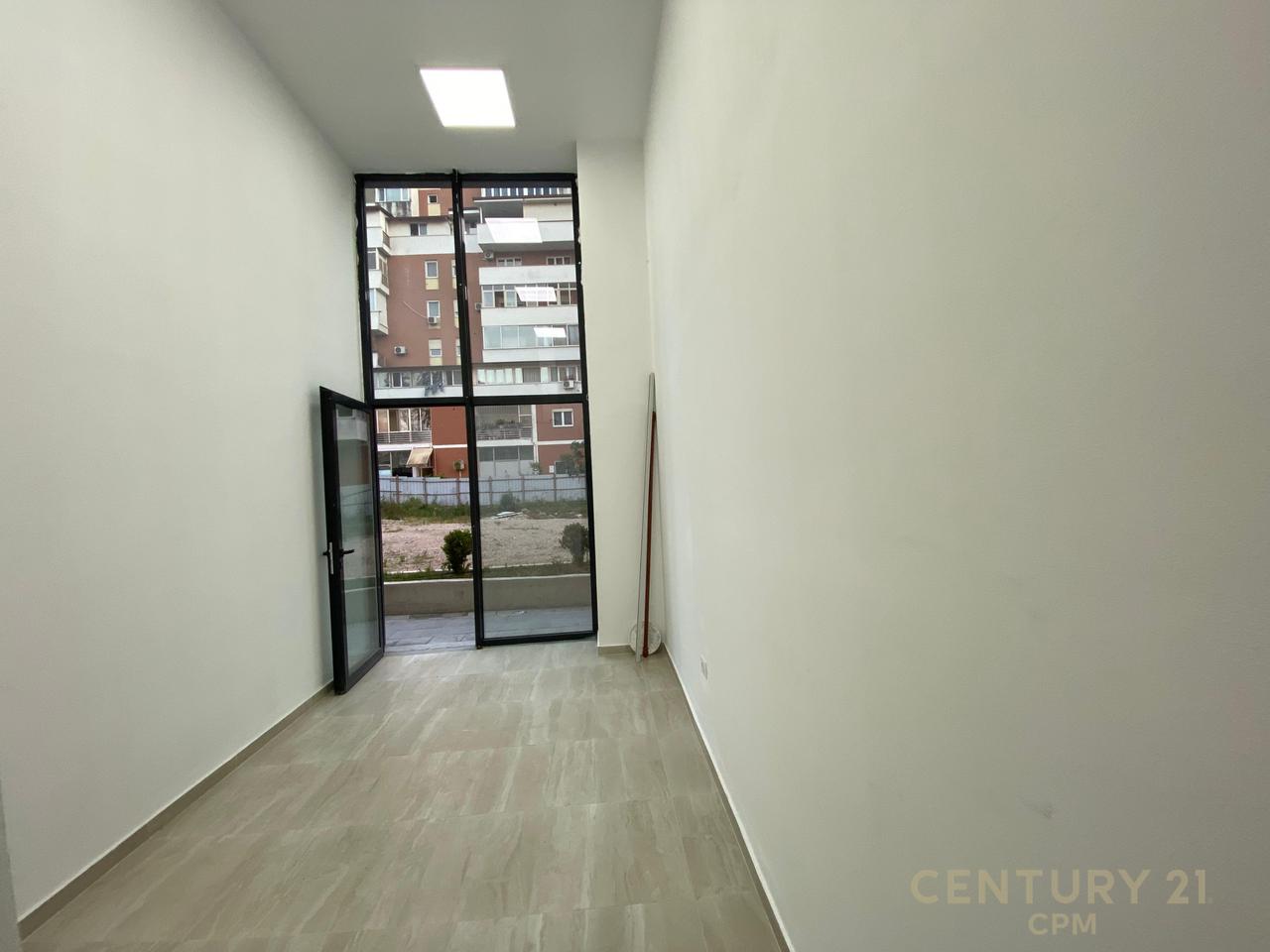 IL COMUNE DI PARIGI OFFRE LOCALI COMMERCIALI IN AFFITTO AL PIANO TERRA