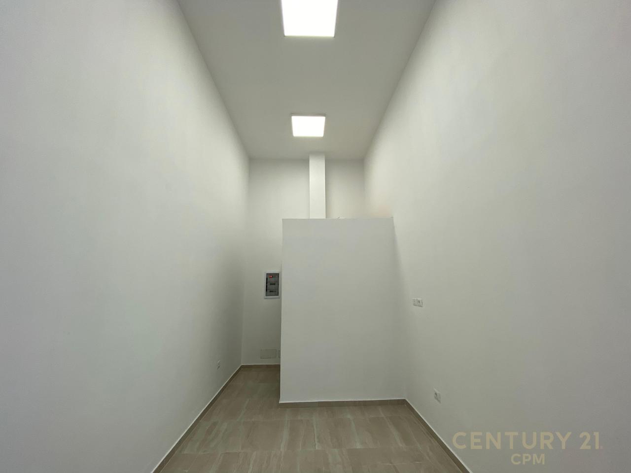 IL COMUNE DI PARIGI OFFRE LOCALI COMMERCIALI IN AFFITTO AL PIANO TERRA