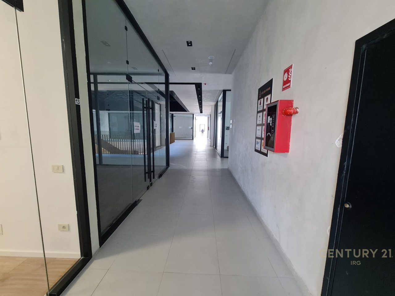 AMBIENT KOMERCIAL ME QIRA TEK GOLDEN TOWER – MINE PEZA