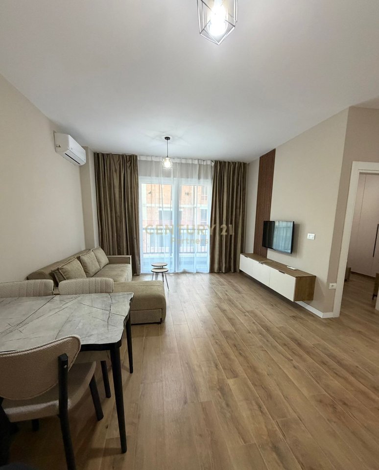 JAPIM ME QIRA APARTAMENT 1+1 TEK UNIVERS CITY