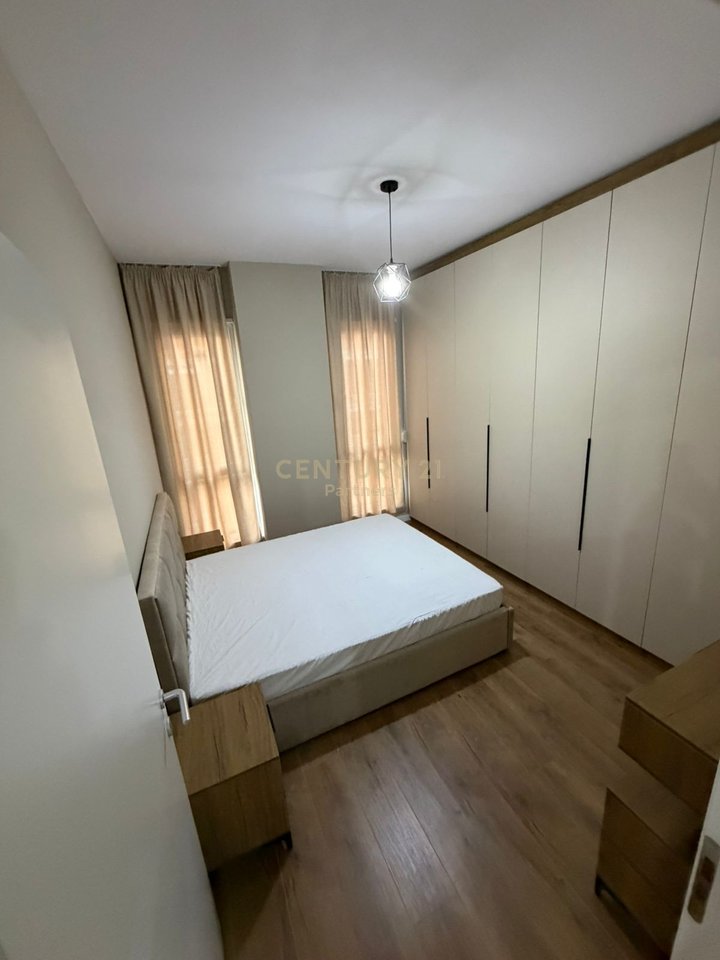 JAPIM ME QIRA APARTAMENT 1+1 TEK UNIVERS CITY