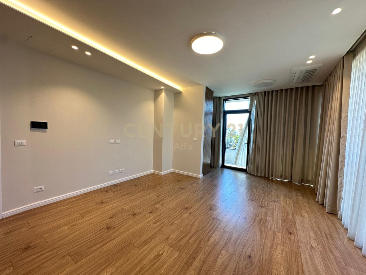 Ambient Zyrash + Parking Space for Rent at Residence 'Lake View'!