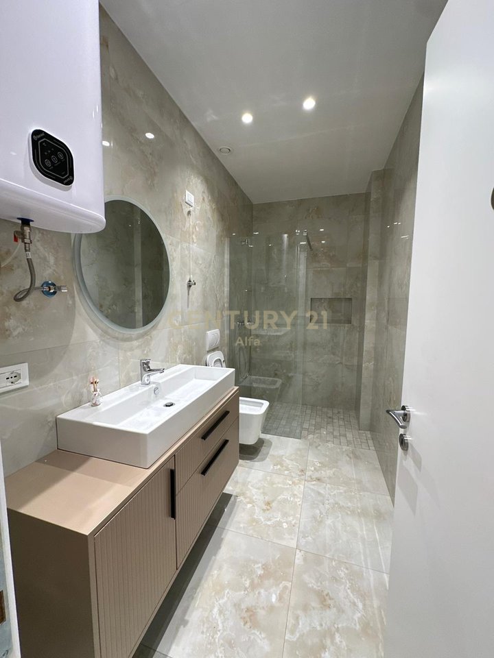 Ambient Zyrash + Parking Space for Rent at Residence 'Lake View'!