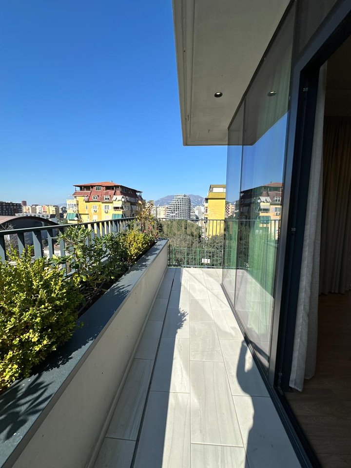 Ambient Zyrash + Parking Space for Rent at Residence 'Lake View'!