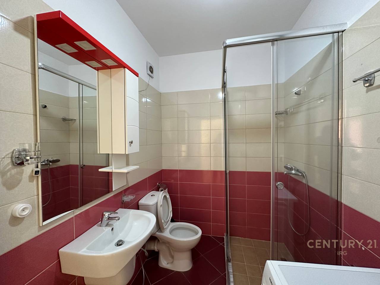 Apartament 2+1 prane Pallateve Cabej!