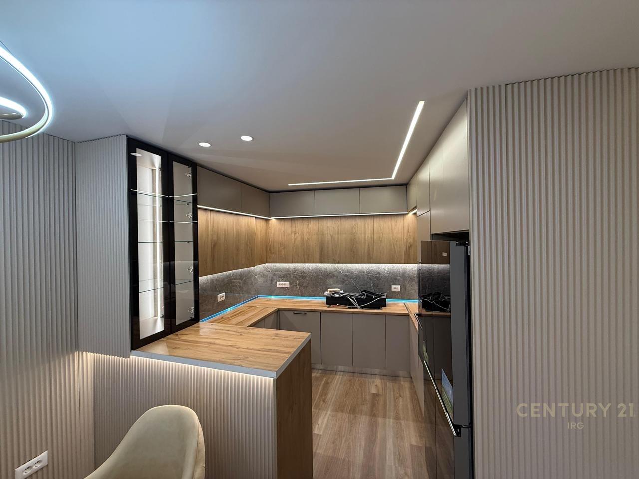 Appartamento 2+1+2 in vendita vicino alla United School!