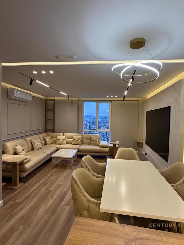 Appartamento 2+1+2 in vendita vicino alla United School!