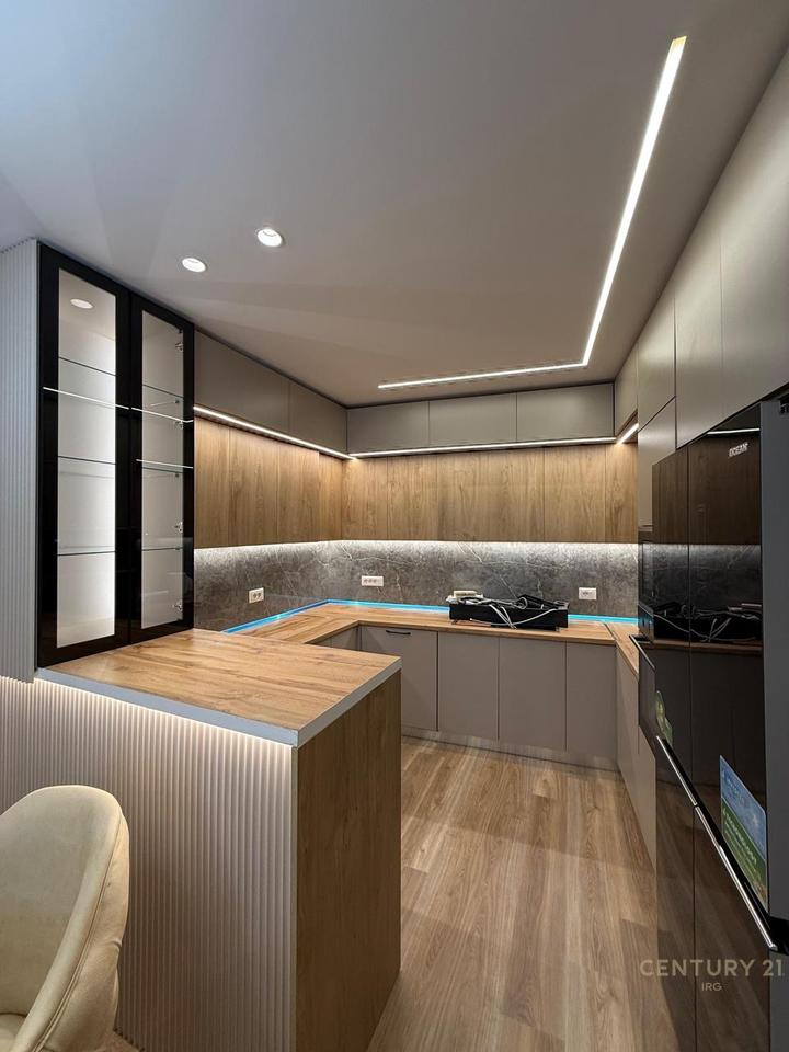 Appartamento 2+1+2 in vendita vicino alla United School!