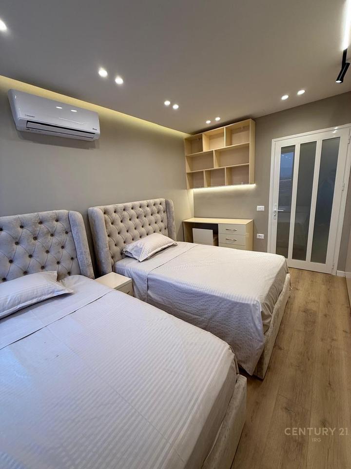 Appartamento 2+1+2 in vendita vicino alla United School!