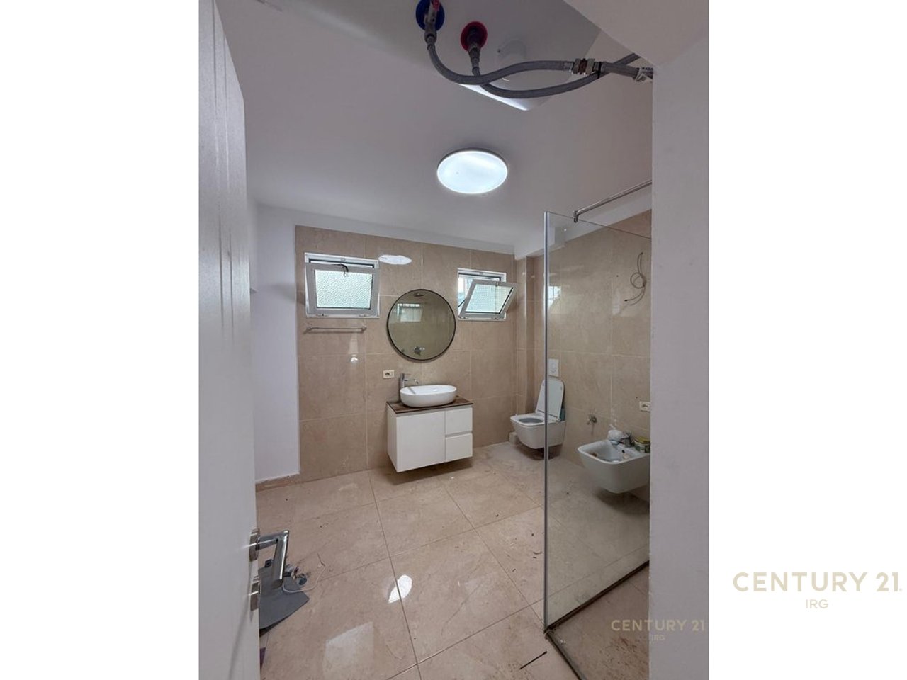 APARTAMENT 2+1 PER QIRA PRANE PETRO NINIT!