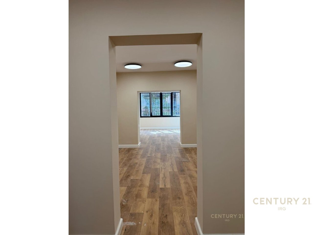 APARTAMENT 2+1 PER QIRA PRANE PETRO NINIT!