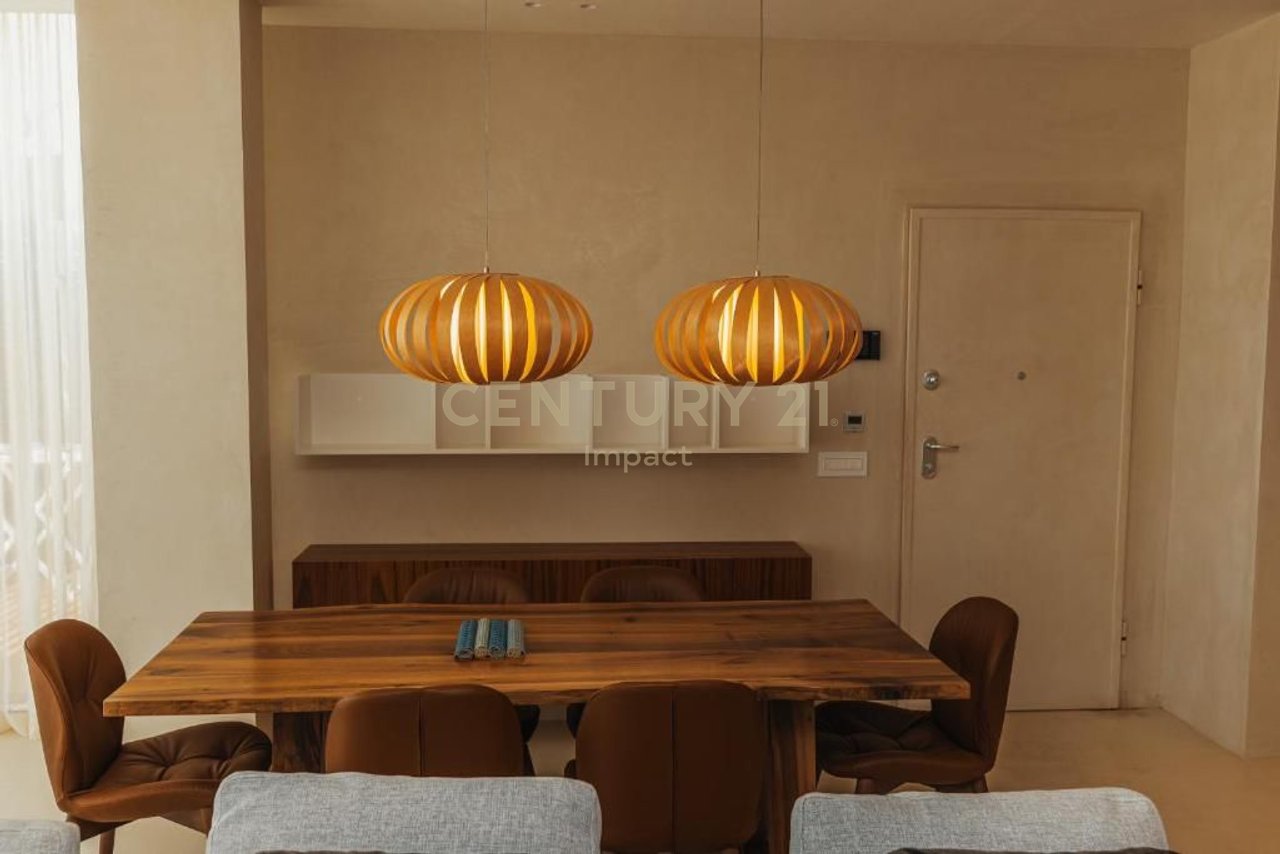 SHESIM SUPER VILË BIG TWIN LUKSOZE ME PISHINE NË GREEN COAST 1 PALASË!!