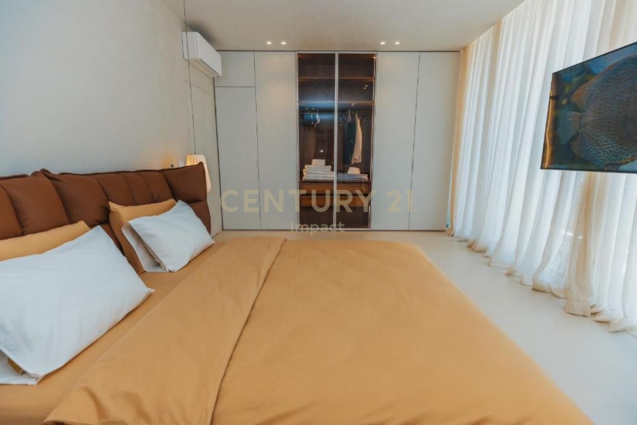 SHESIM SUPER VILË BIG TWIN LUKSOZE ME PISHINE NË GREEN COAST 1 PALASË!!