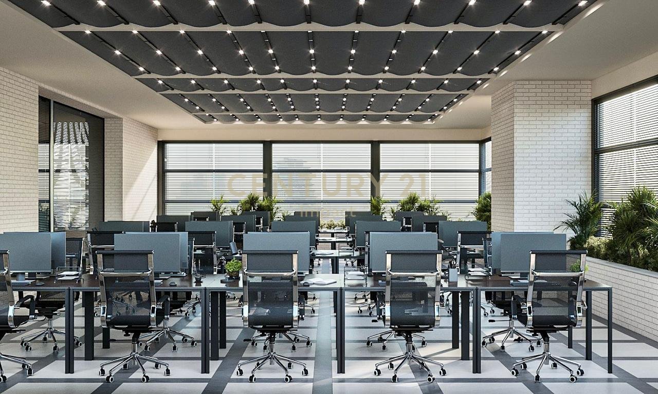 Ambient Modern Open-Space 1000 m² në Katin e Fundit  me pishine dhe me Pamje Spektakolare!!!!