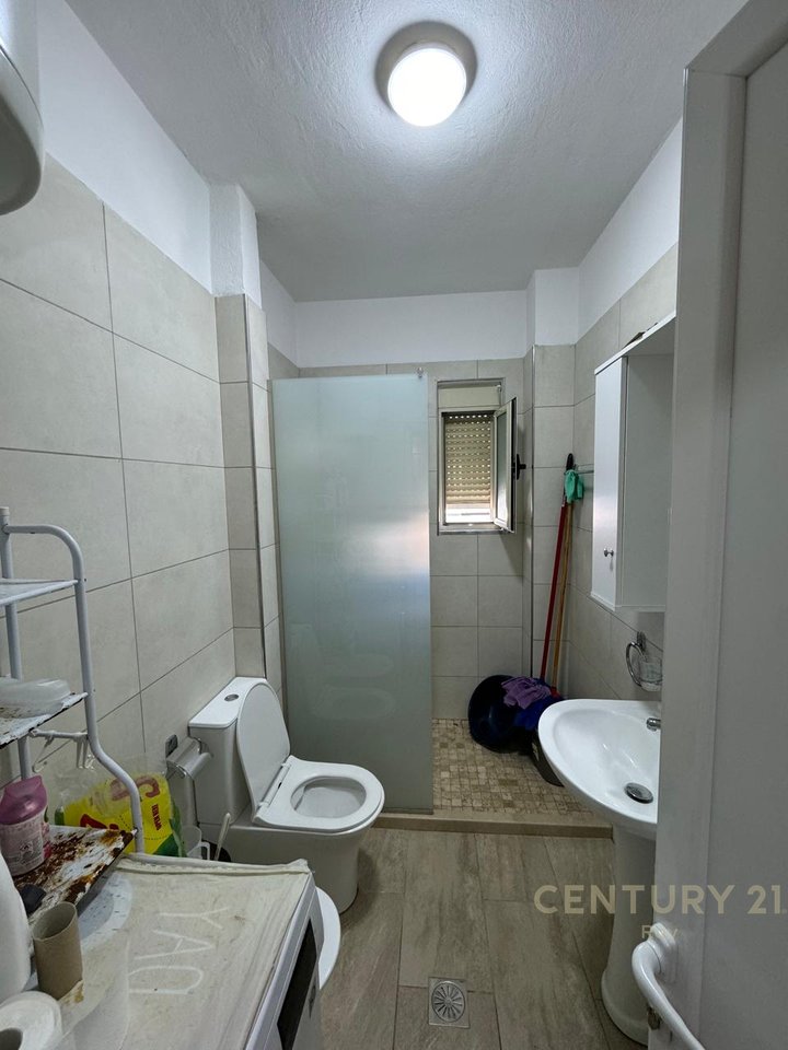 JEPET ME QIRA 1+1 NE SHKEMBIN E KAVAJES