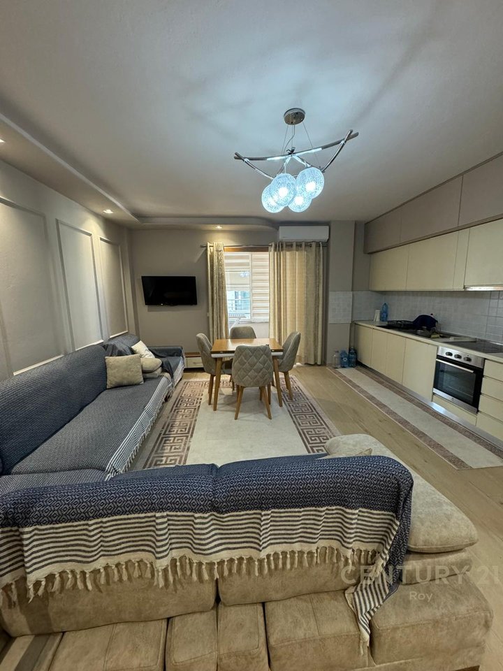 JEPET ME QIRA 1+1 NE SHKEMBIN E KAVAJES