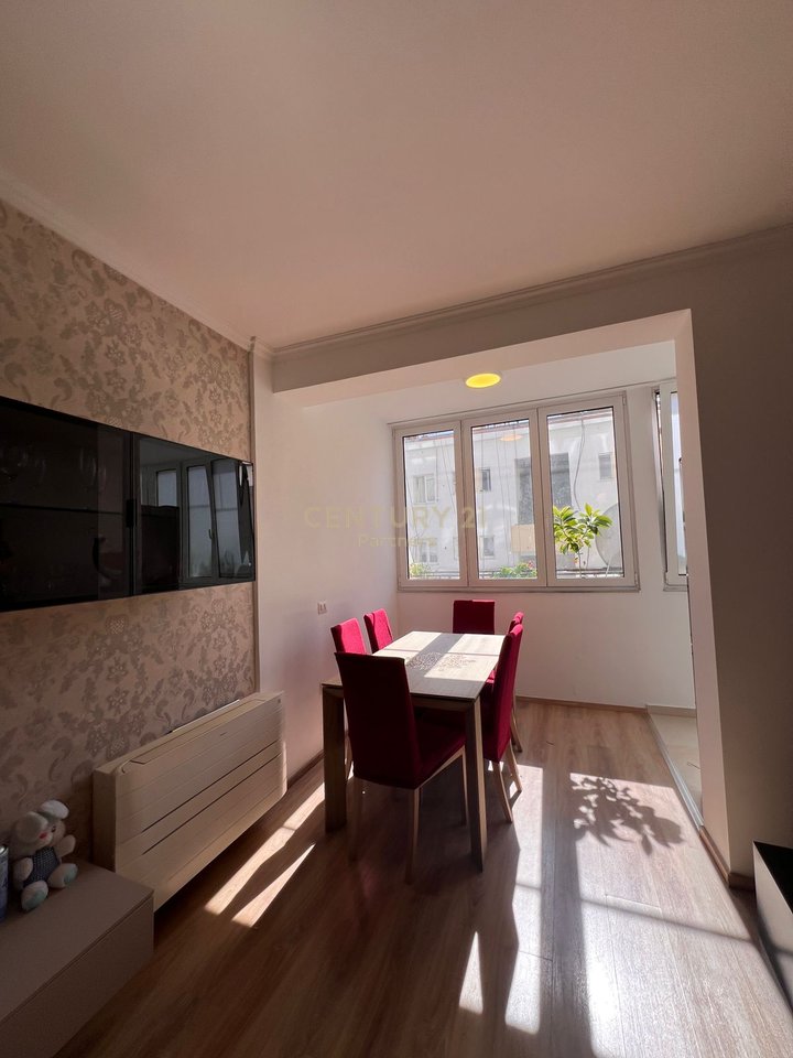 LOCALE COMMERCIALE IN AFFITTO VICINO AGLI EDIFICI DI 9 PIANI