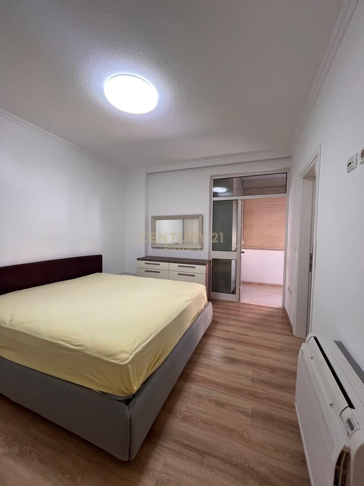 LOCALE COMMERCIALE IN AFFITTO VICINO AGLI EDIFICI DI 9 PIANI