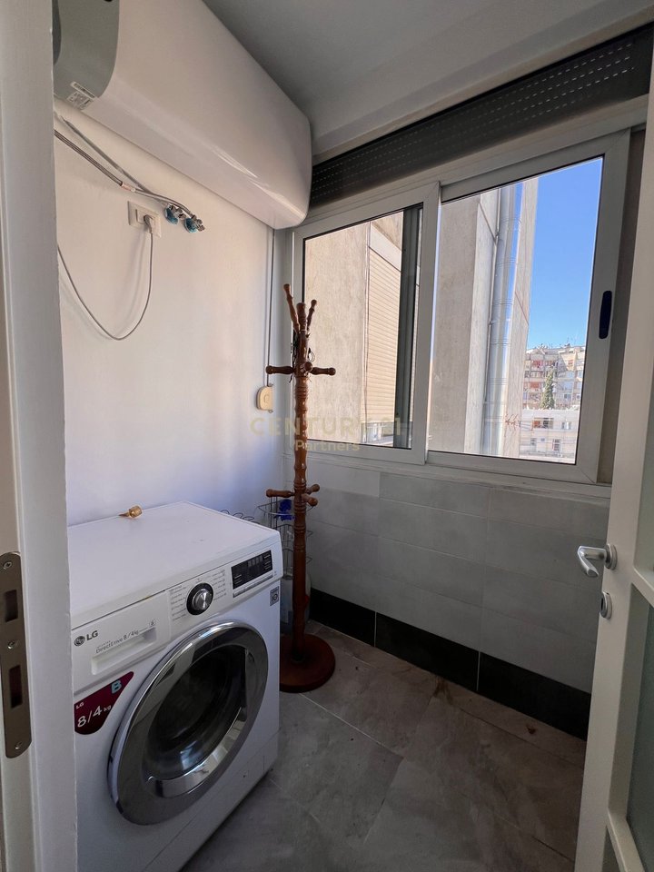 LOCALE COMMERCIALE IN AFFITTO VICINO AGLI EDIFICI DI 9 PIANI