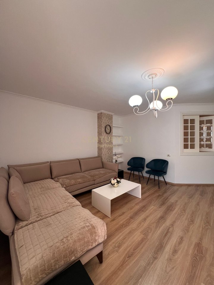 LOCALE COMMERCIALE IN AFFITTO VICINO AGLI EDIFICI DI 9 PIANI