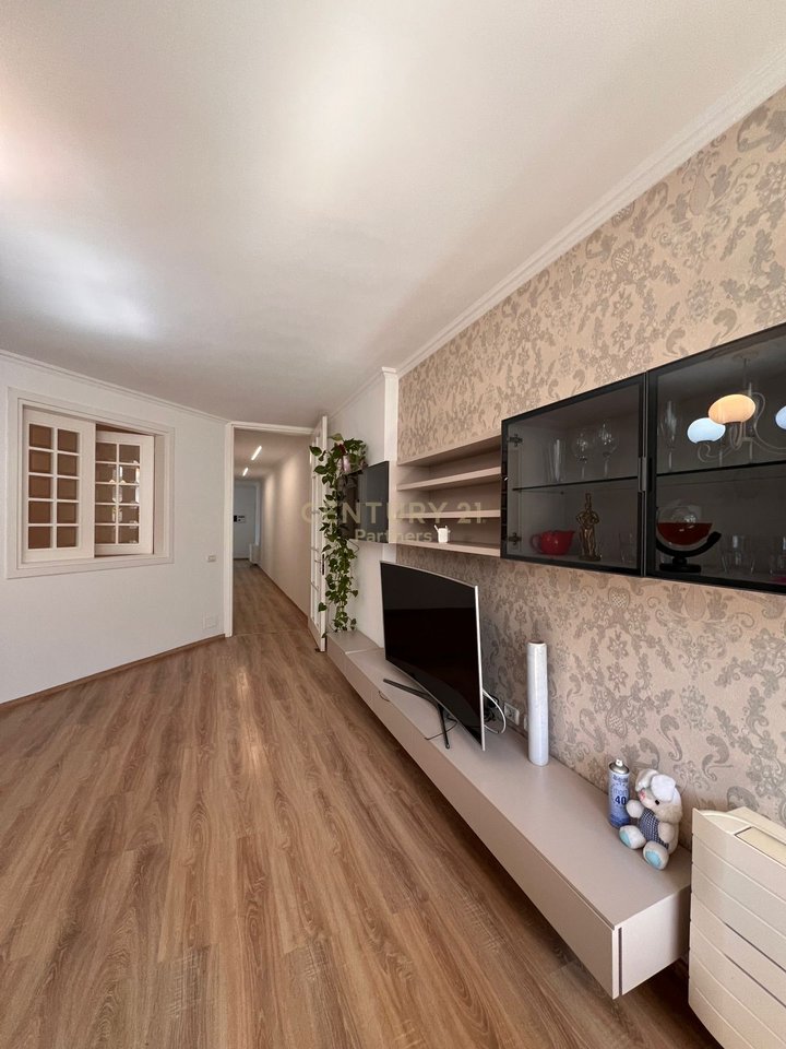 LOCALE COMMERCIALE IN AFFITTO VICINO AGLI EDIFICI DI 9 PIANI