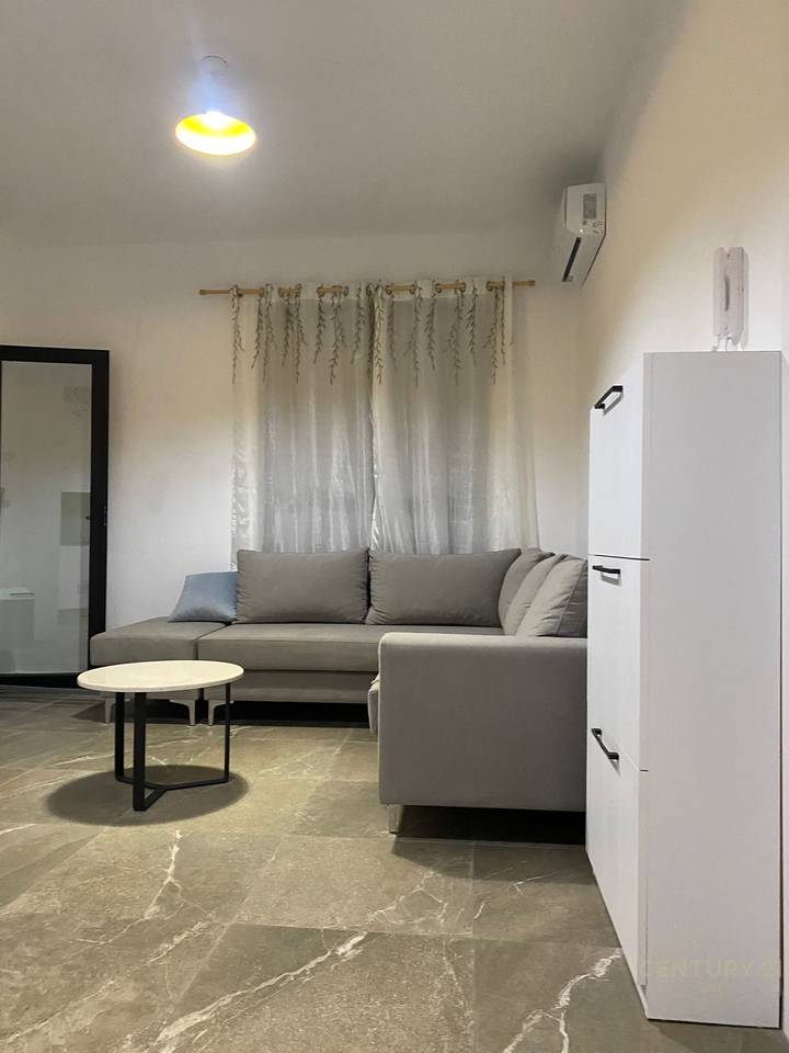 CASSA ITALIA, APARTAMENT 1+1 ME QIRA!