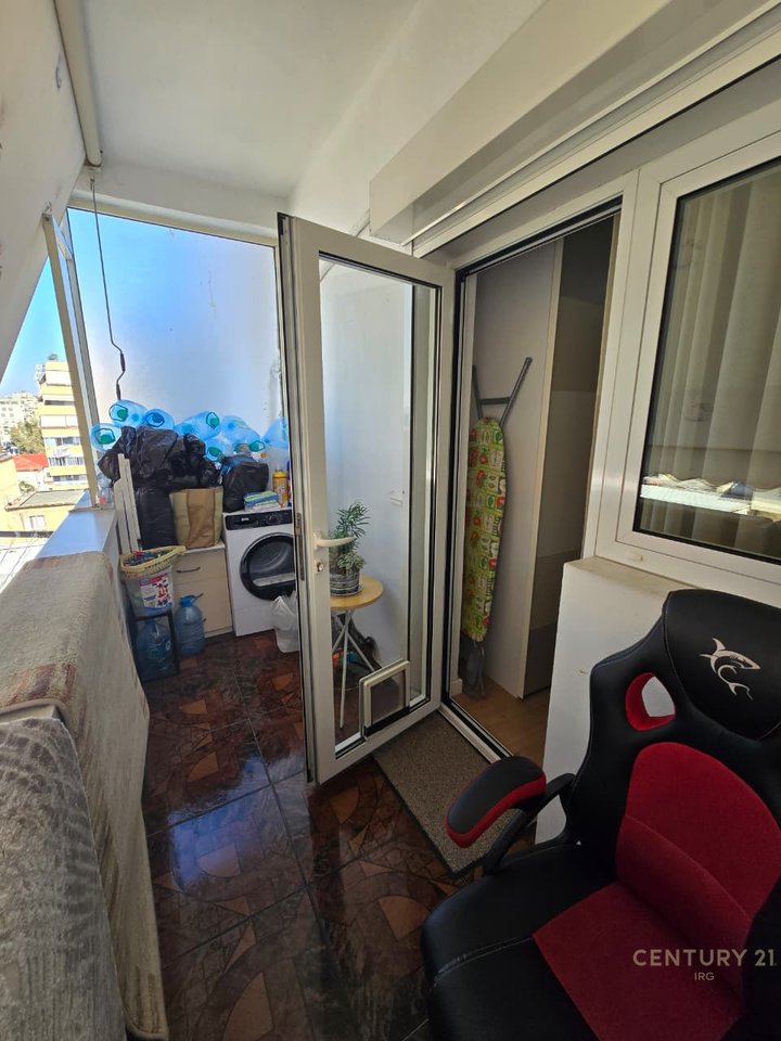 Apartament 3+1+2+ballkon+depo+garazhd tek Rruga e Kosovareve.