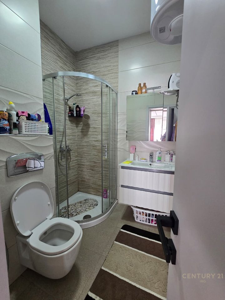 Apartament 3+1+2+ballkon+depo+garazhd tek Rruga e Kosovareve.