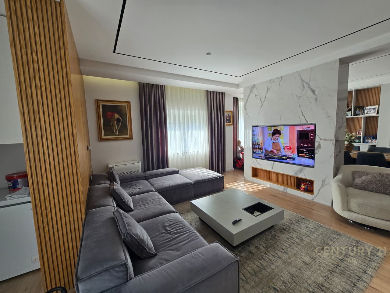 Apartament 3+1+2+ballkon+depo+garazhd tek Rruga e Kosovareve.